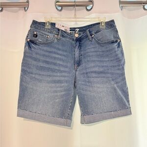 Seven7 Women’s Medium Light Blue Denim Jean Shorts